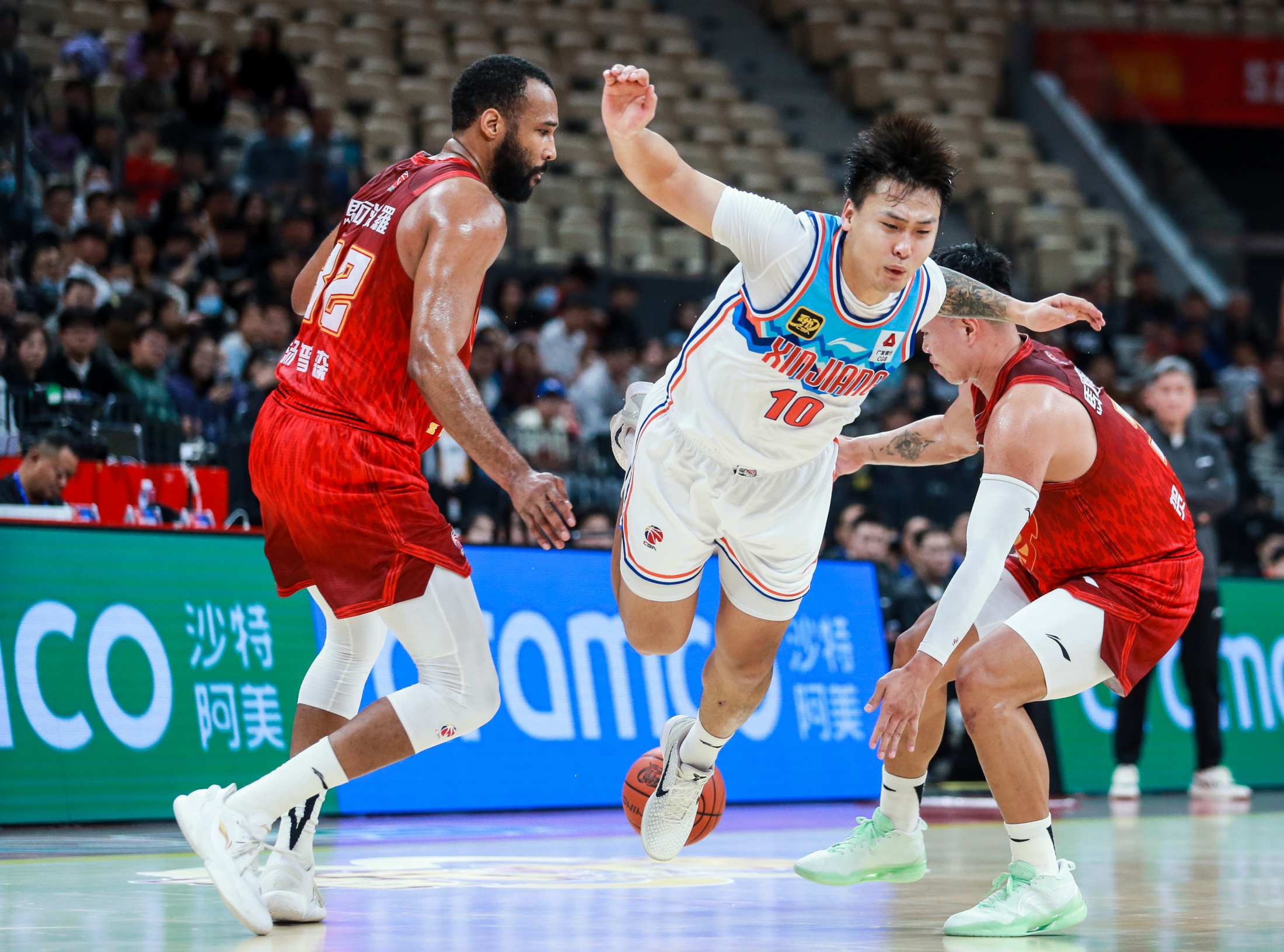 S赛选手发挥出色，荣膺最佳MVP