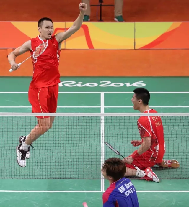 惊天逆转！游泳战队挺进四强