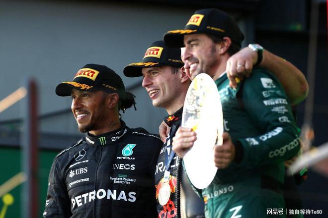 阿斯顿马丁逆转威廉姆斯，诺里斯关键制胜