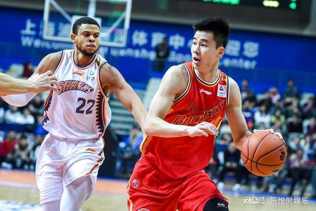 深圳队完胜尼克斯，张镇麟扛起全队