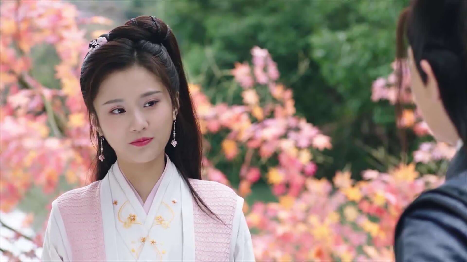 伊朗穹顶之下，当拜仁的逆转遇见克瓦拉茨赫利亚的政治足球