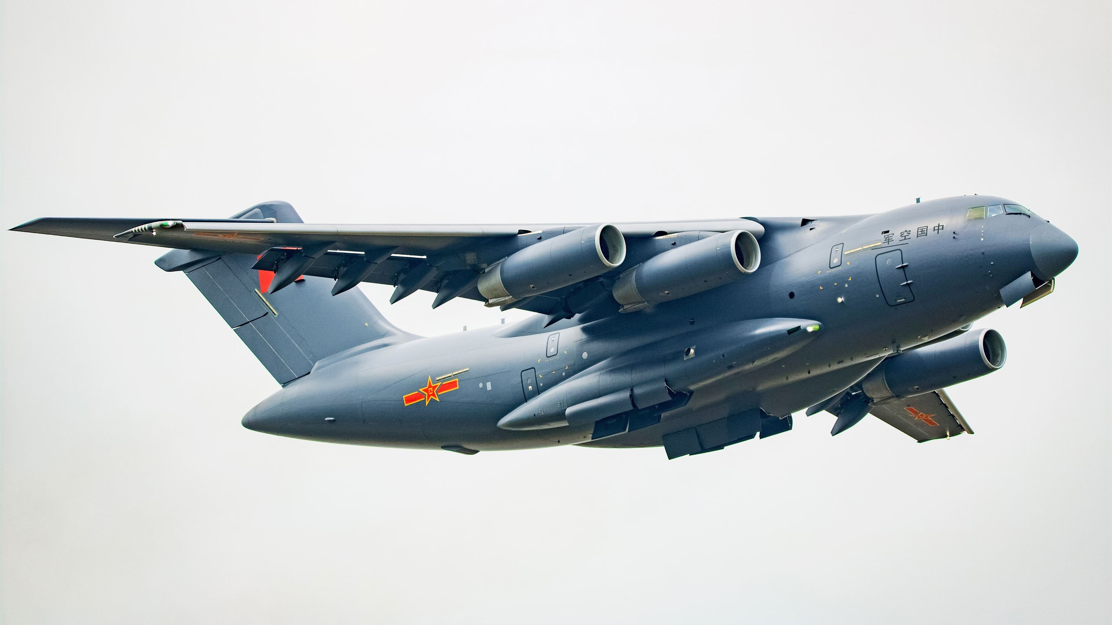 当哈利伯顿在英超接管比赛,一则关于规则、篮球与足球的声明